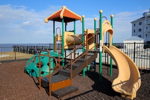 Children's play area - outdoor - Waterside Resort (Roper)