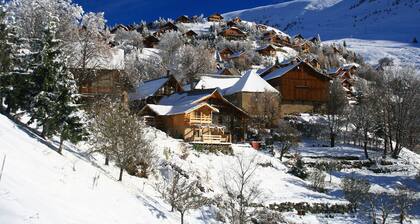 Chalet en pierre traditionnel converti avec goût avec équipements modernes