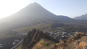 Unclassified image, 2 of 25, button - Casa Monte Amarelo  - Chã Das Caldeiras (cha das caldeiras)