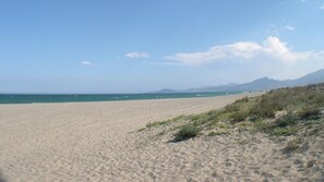 Beach nearby, sun-loungers - La Marina - Charming Holiday Home in Residence with Swimming Pool (Saint-Cyprien)