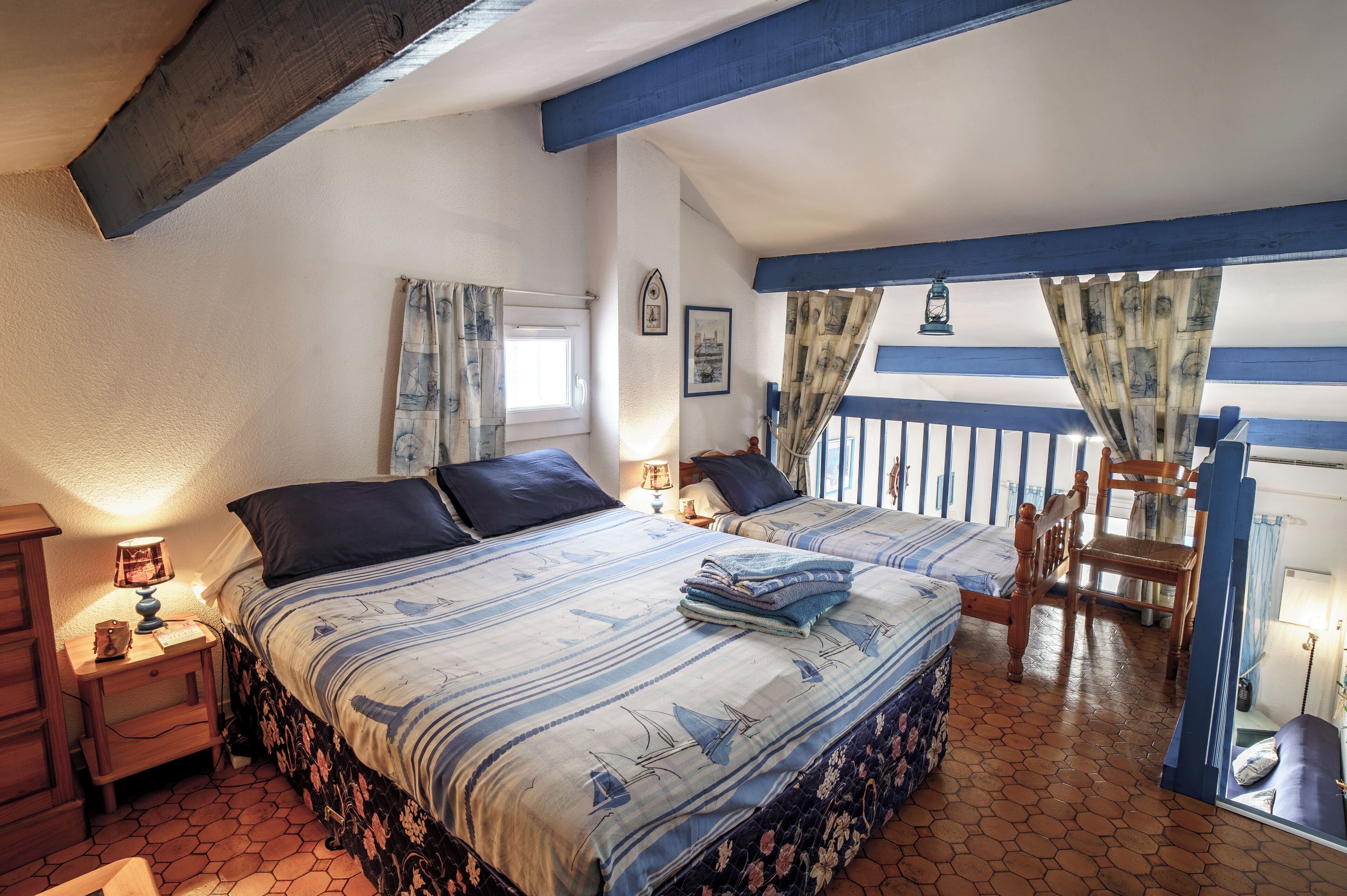 2 chambres, fer et planche à repasser, draps fournis
