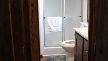 風筒、提供毛巾、廁紙