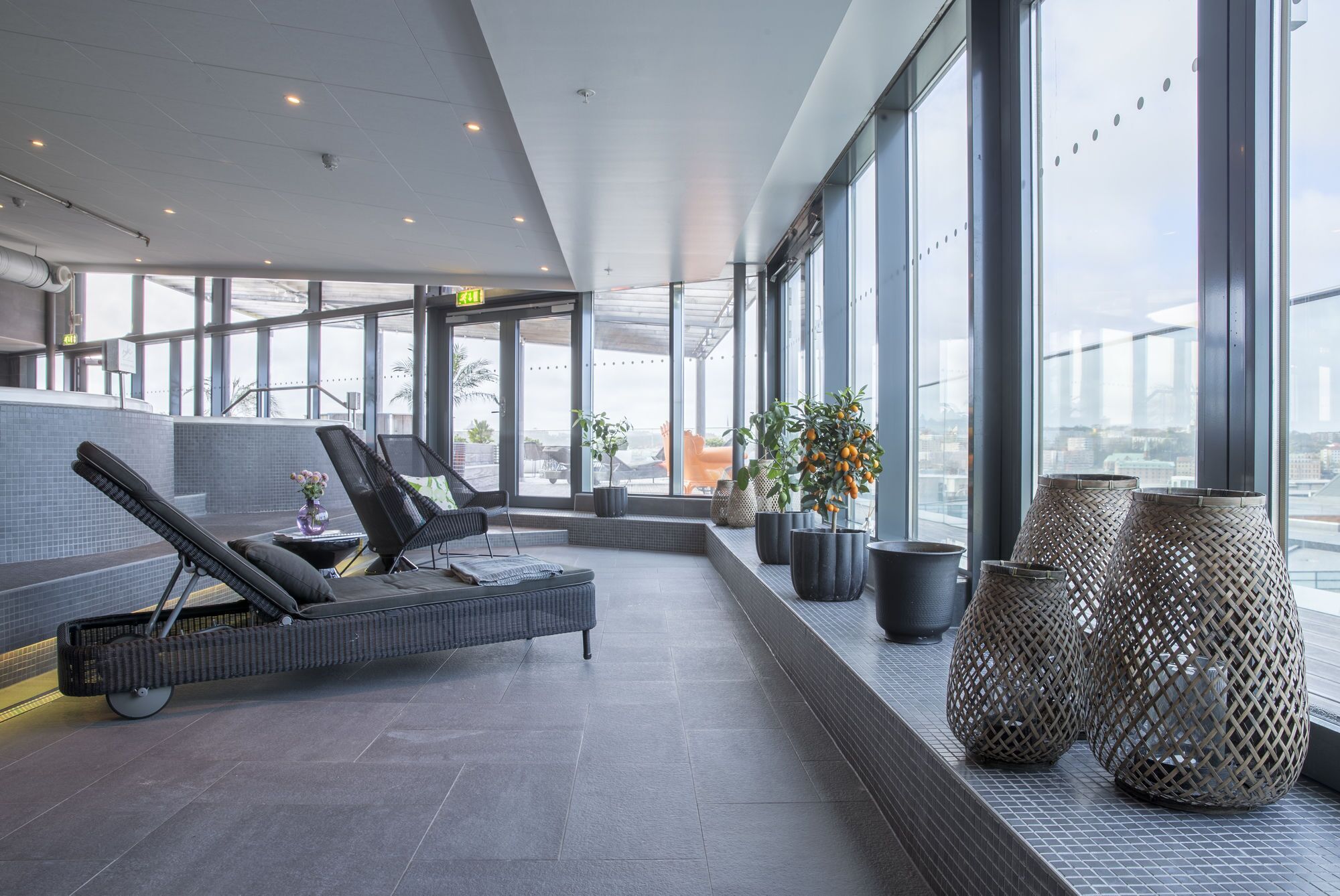 المنشأة من الداخل