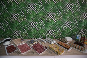 Free daily buffet breakfast  - Hotel Old Alisa (Skopje)