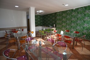 Desayuno buffet incluido todos los días 