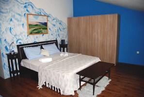 4 Schlafzimmer, Zimmersafe, Bügeleisen/Bügelbrett, WLAN