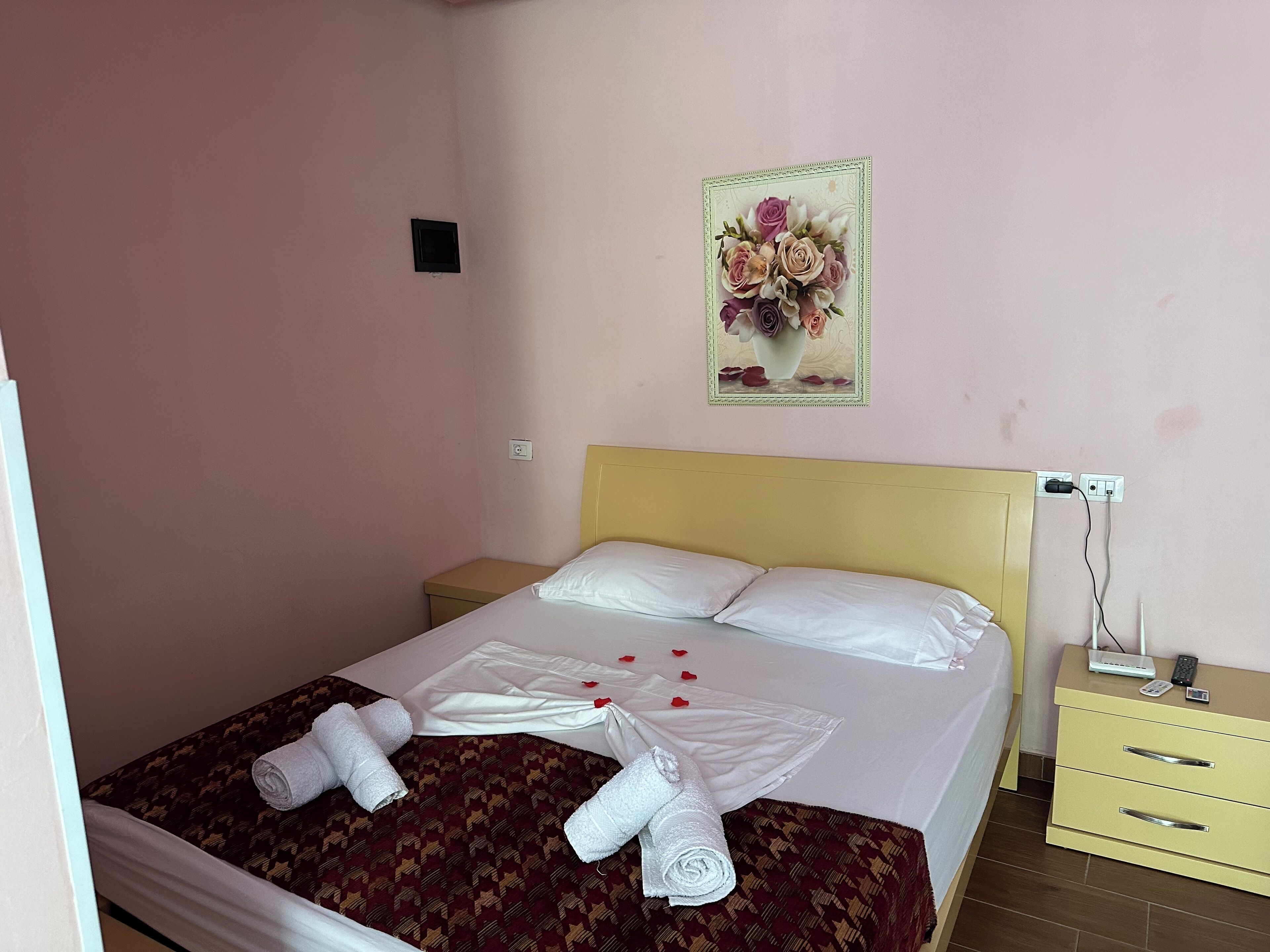 Individuell dekoriert, individuell eingerichtet, Bügeleisen/Bügelbrett