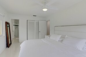3 bedrooms, desk, iron/ironing board, free WiFi