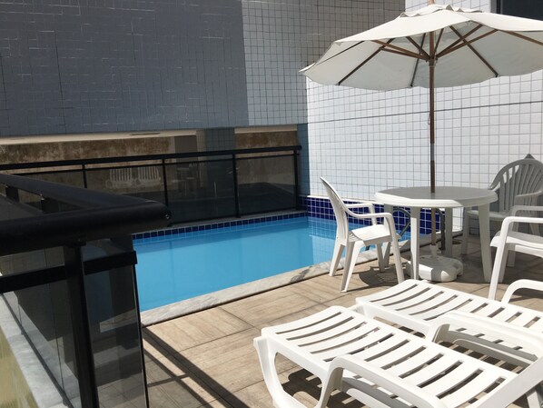 Outdoor pool - Room and Room in the Heart of Maceió Waterfront (Ponta Verde)