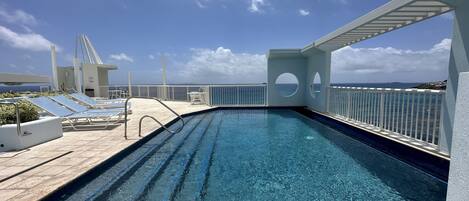 Piscine extérieure, piscine chauffée