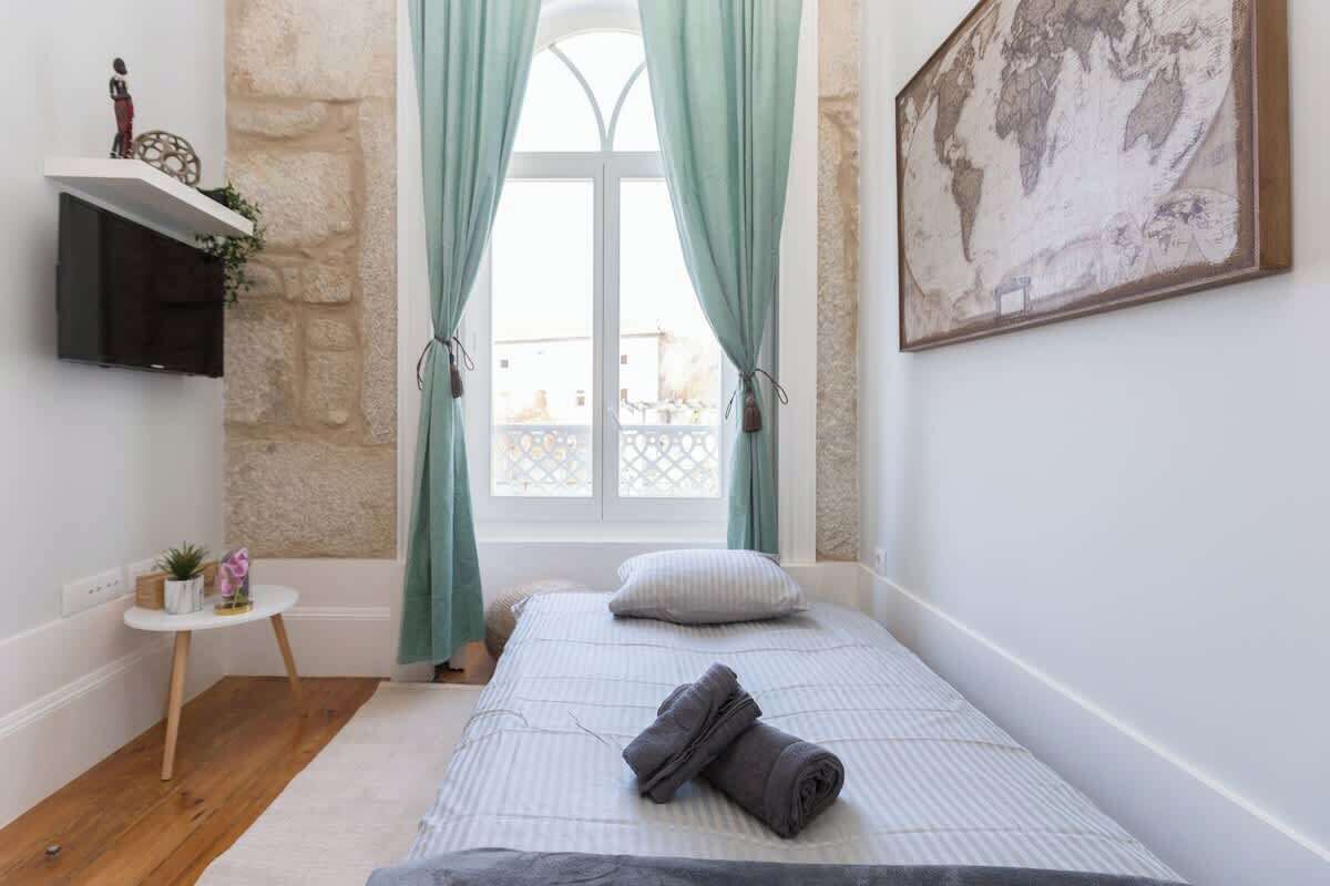 1 bedroom, soundproofing, iron/ironing board, travel cot