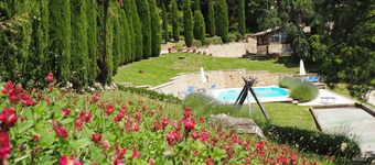 Glicine, romantic cottage with outdoor patio, on the hills of San Gimignano