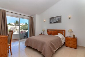 3 Schlafzimmer, Zimmersafe, BĂŒgeleisen/BĂŒgelbrett, kostenloses WLAN