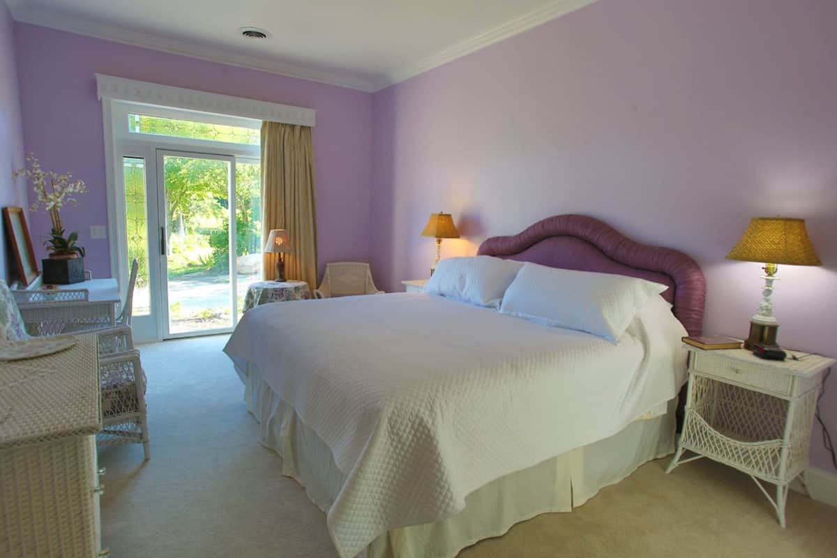 Garden Room | Premium bedding, down comforters, Tempur-Pedic beds