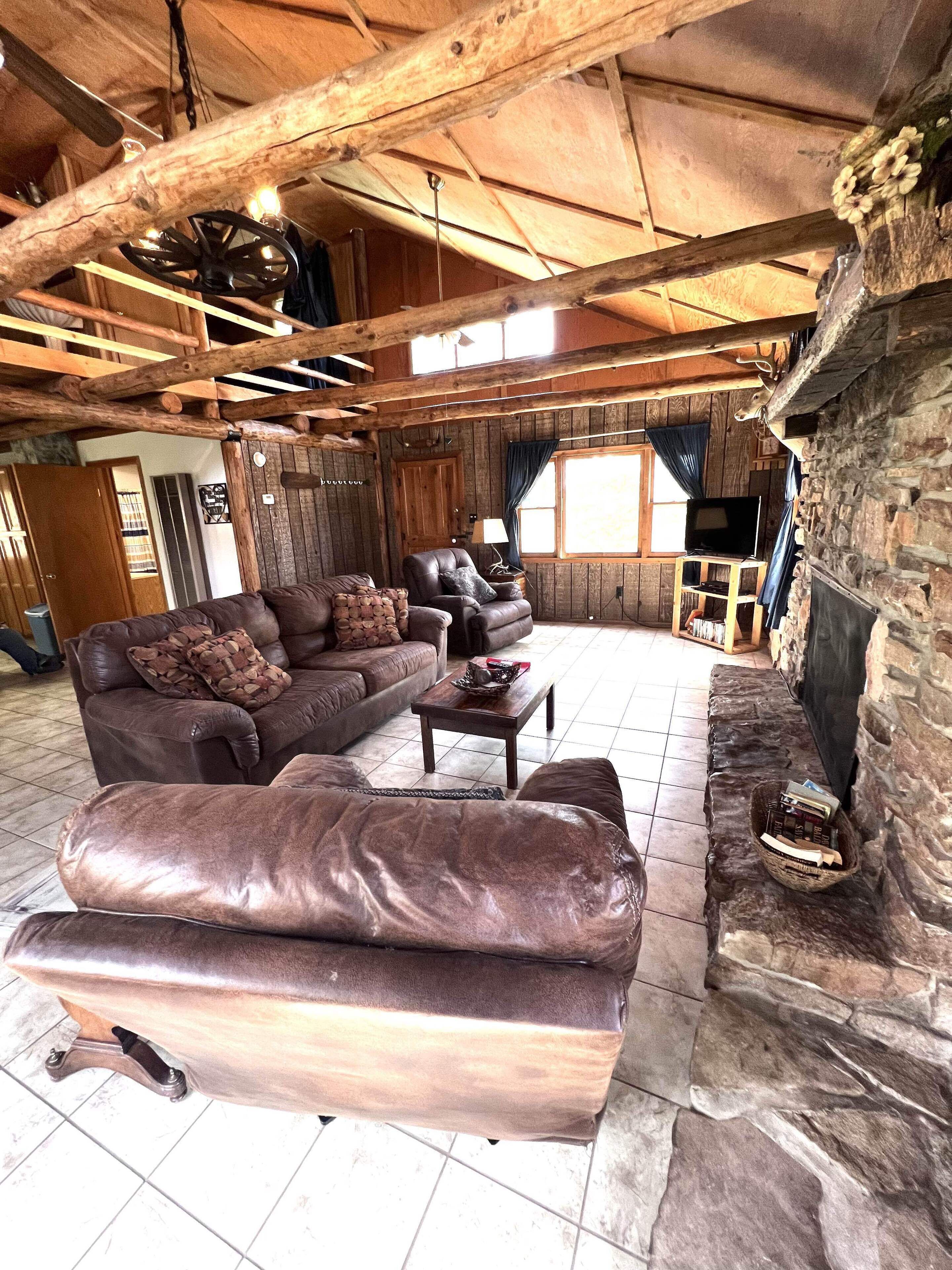 Rustic, close to buffalo river, secluded getaway,7mi to Jasper, Weekly disc,WIFI