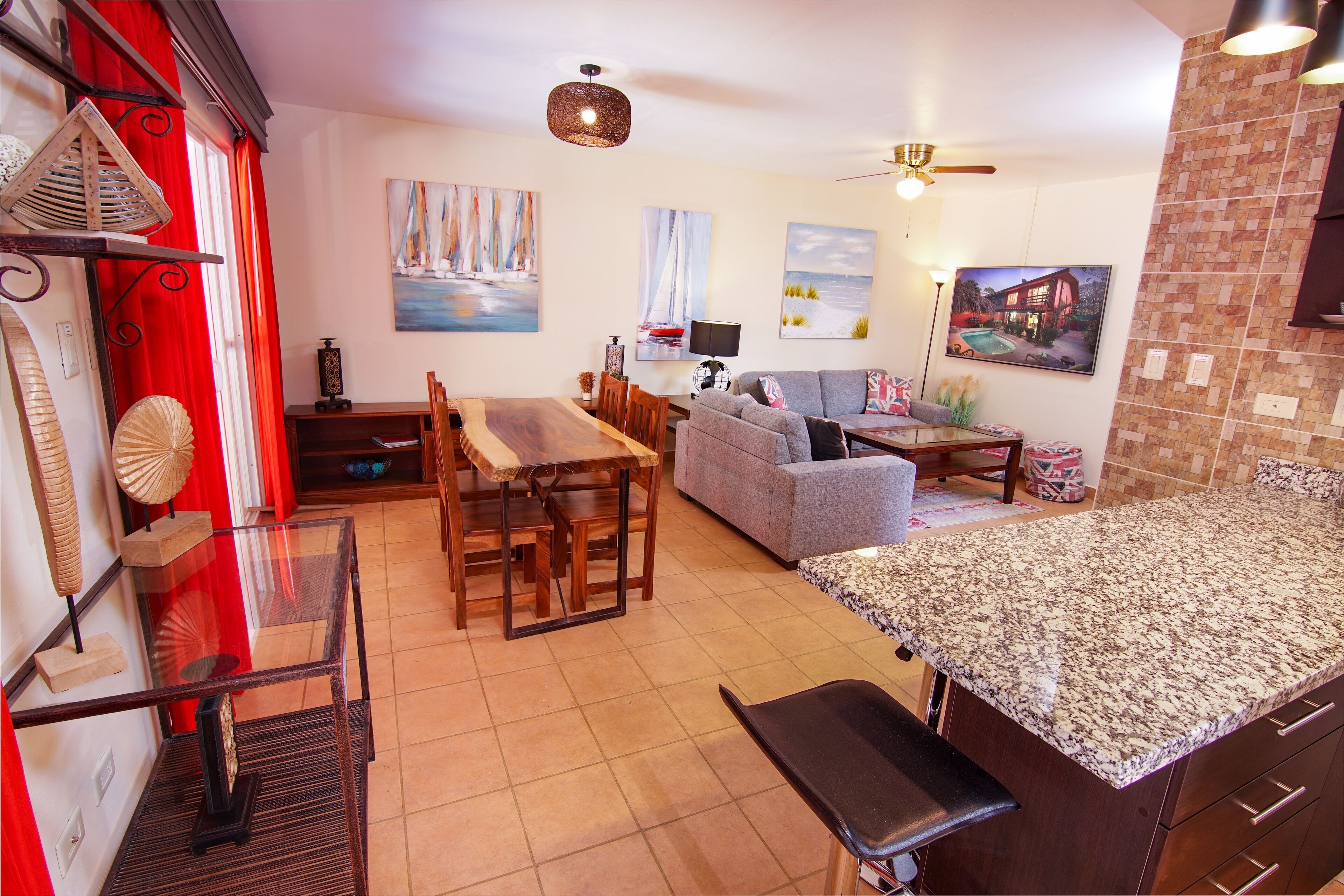 3 min walk to beach! La Casa Roja — 3 bdrms, private pool