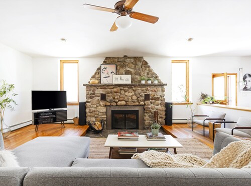 Secluded, Ski, Firepit, Pool, Getaway On 10 Acres