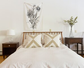 3 habitaciones, escritorio, tabla de planchar con plancha y wifi gratis 