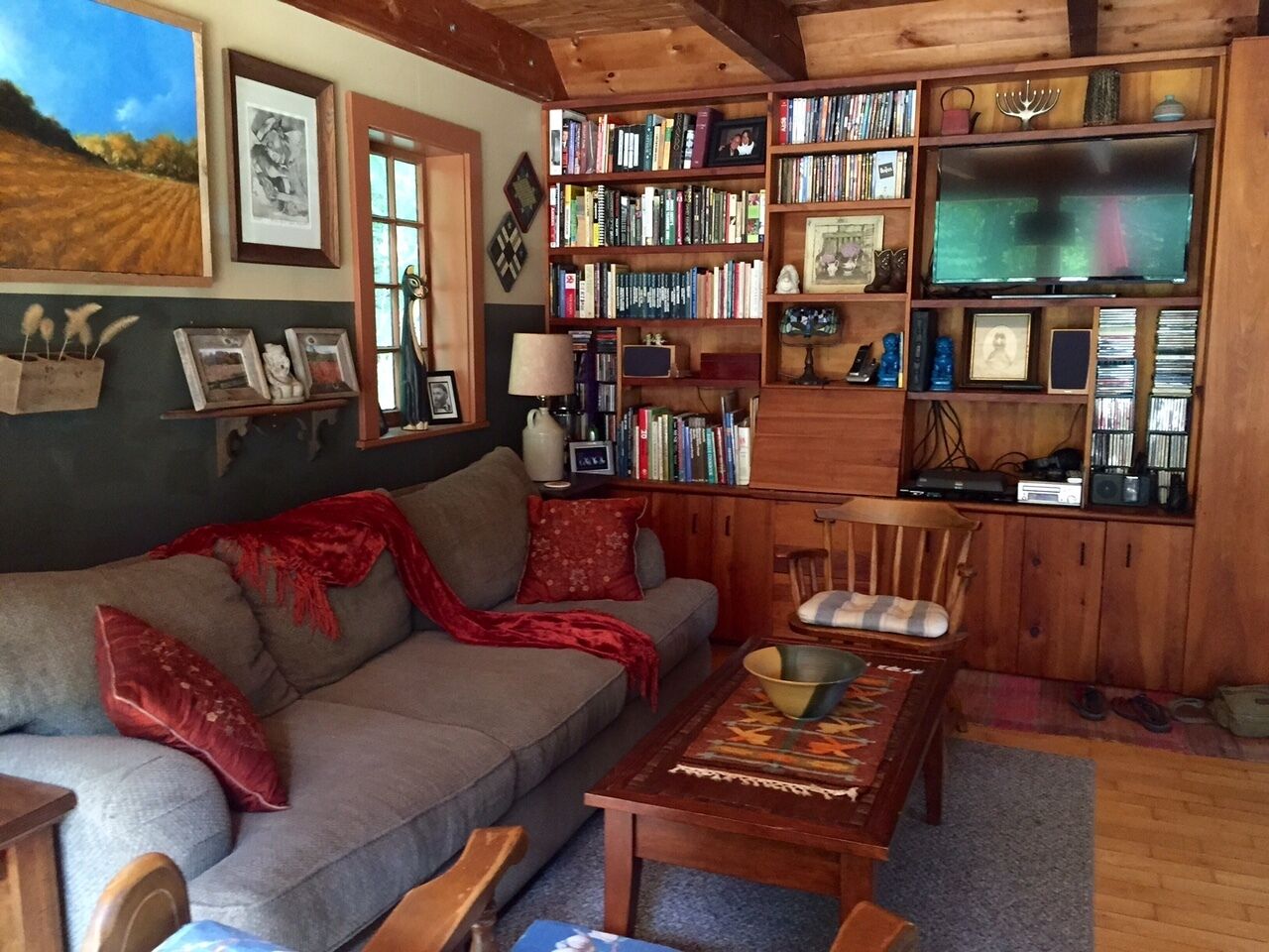 Beautiful, Unique Country House w/Large Deck