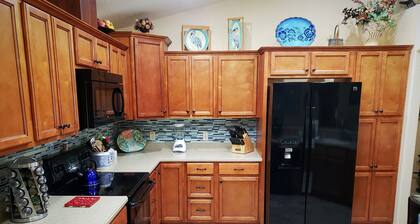 Custom home great local, boat parking, near dock, food, scalloping, Manatee.