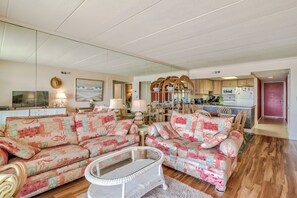 Smart TV, Netflix, DVD player, books