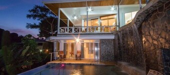 Casa Papillon: Waterfall pool, Jungle Views, Terrace, Sleeps 12
