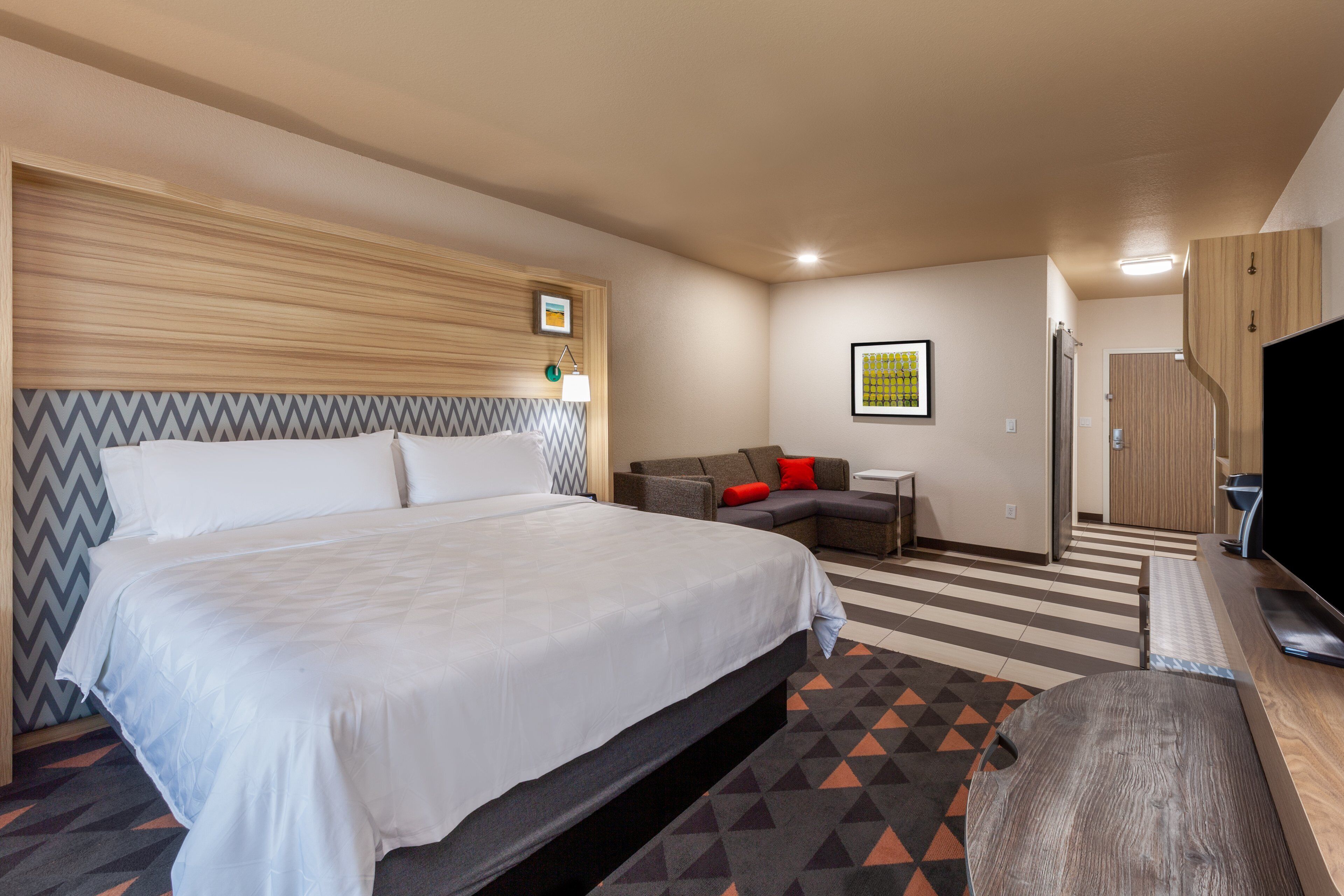 1 bedroom, desk, laptop workspace, blackout curtains