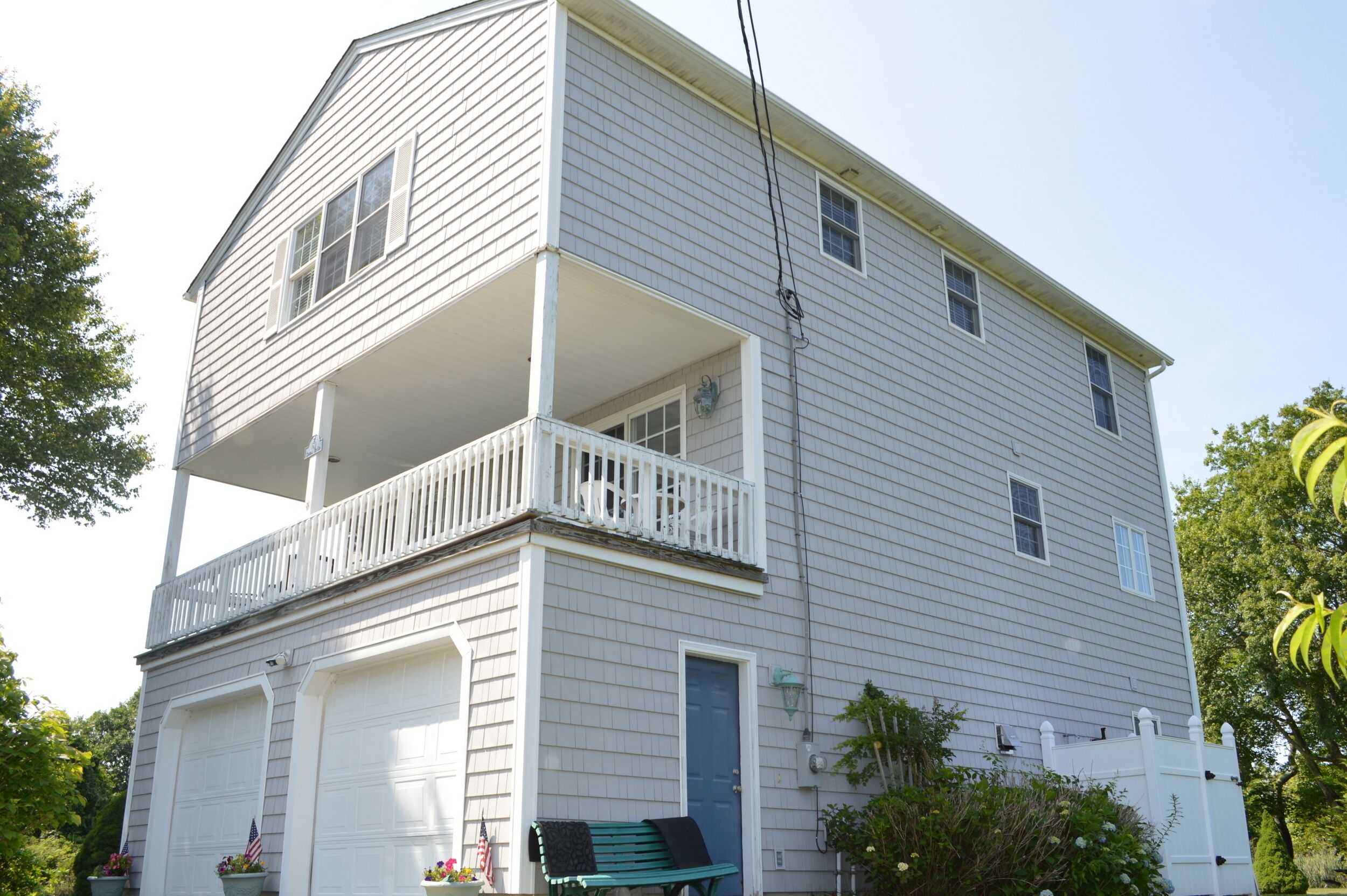 DON'T WAIT BOOK NOW! Pristine Summer Rental! Water Views!