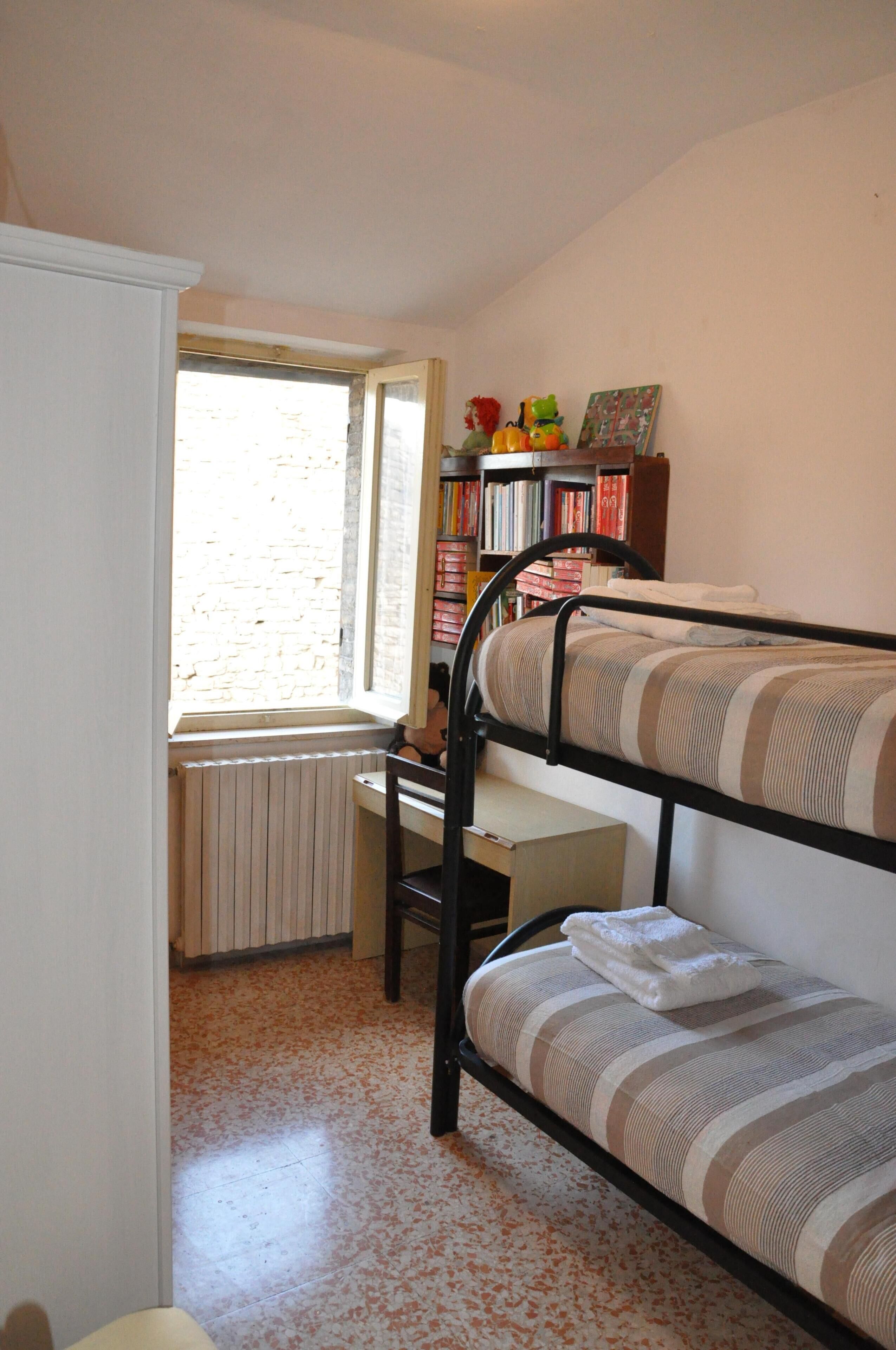 3 Schlafzimmer, Schreibtisch, Bügeleisen/Bügelbrett, kostenloses WLAN