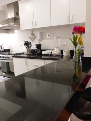 Fridge, microwave, oven, stovetop - See 2 Sea Penthouse apartment (Miraflores)