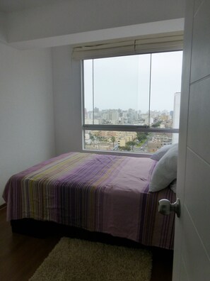 3 slaapkamers, een strijkplank/strijkijzer, wifi, beddengoed