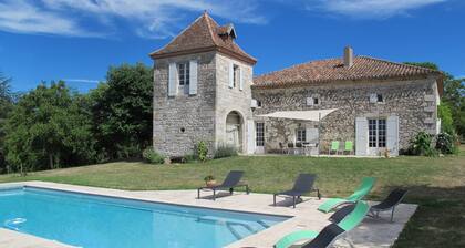 18th century Gersoise house, secluded, swimming pool, wooded grounds