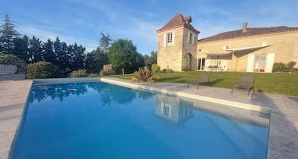 18th century Gersoise house, secluded, swimming pool, wooded grounds