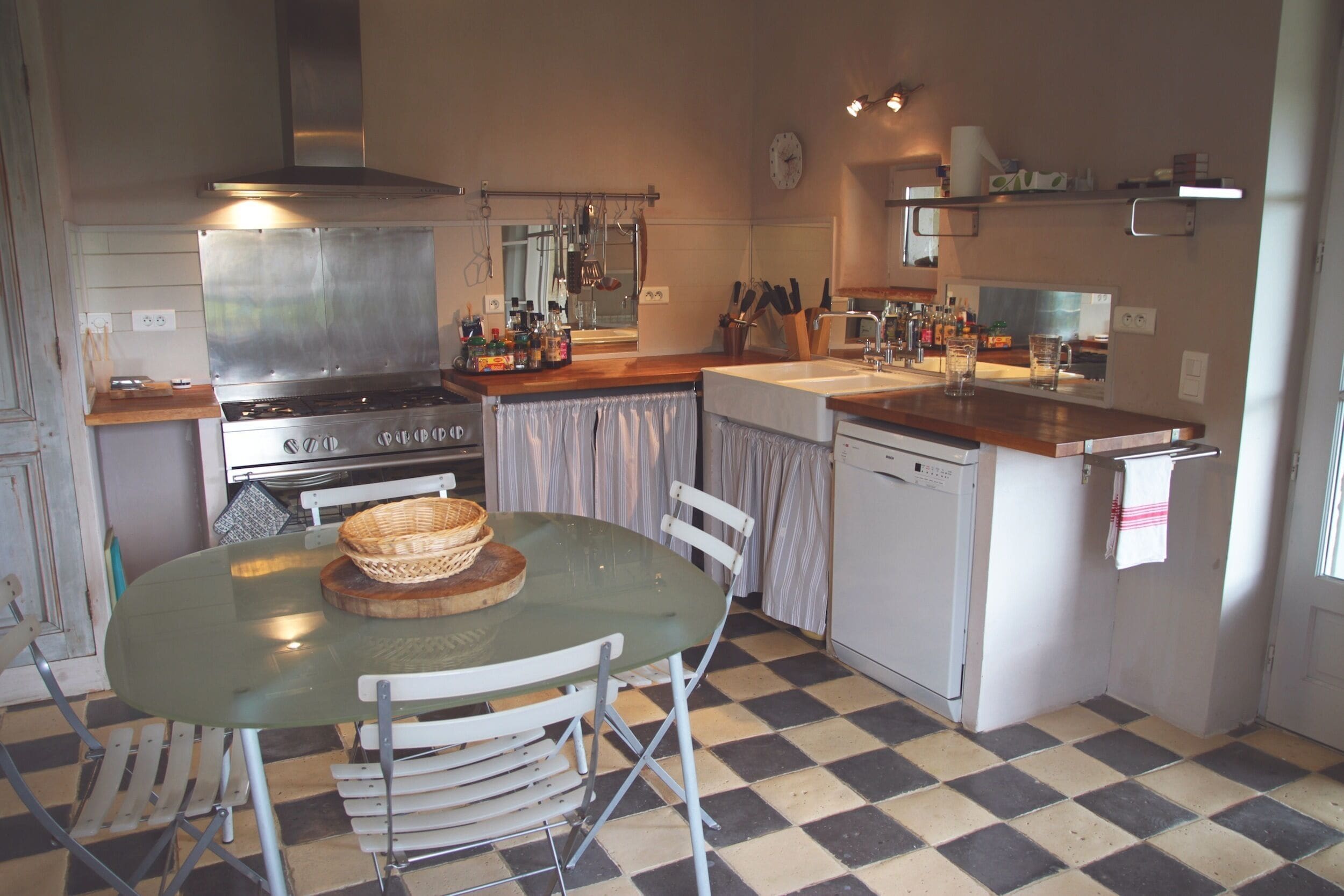 Gazaupouy South side, view on the countryside and the Pyrenees