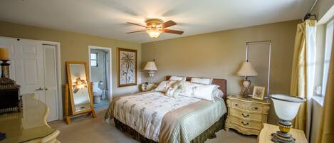 3 dormitoris, escriptori, planxa i posts de planxar i wifi gratuïta