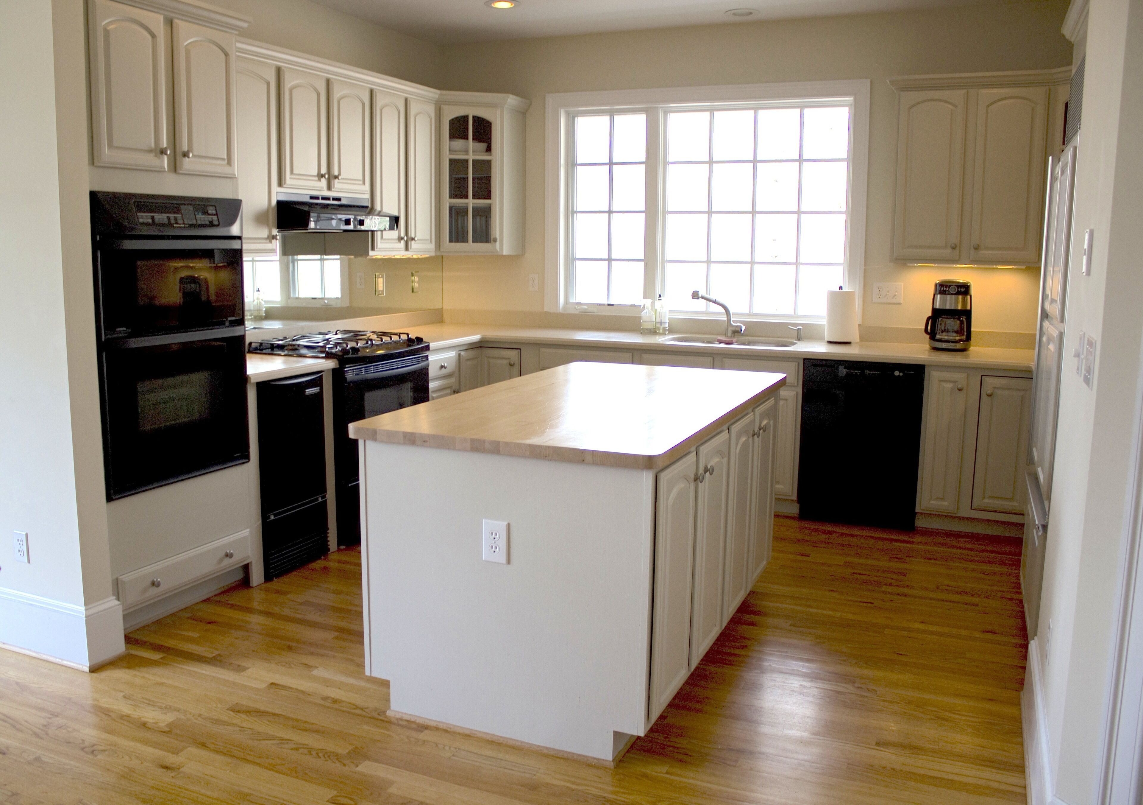 Luxury 5-Bed Charlottesville Home Close to Farmington Country Club