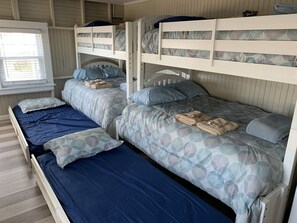 4 bedrooms, iron/ironing board, free WiFi, bed sheets