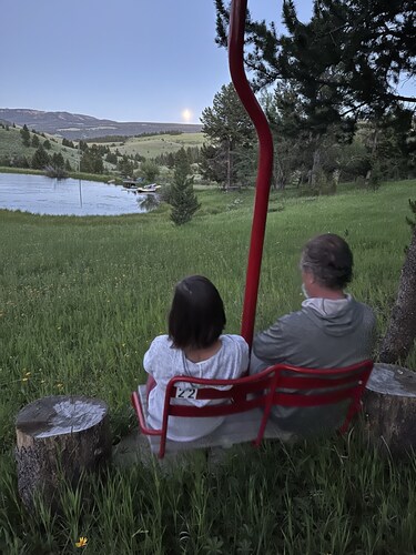 Cozy Cabin/House with Private Pond and 7KM of Skiing/Hiking Trails