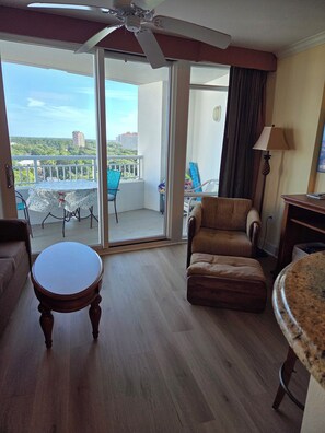 Smart TV, DVD player, table tennis, books