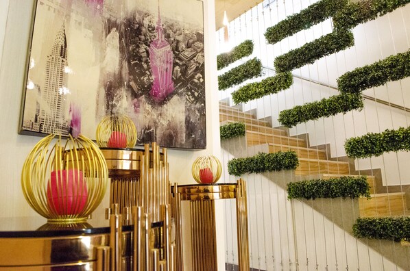 Reception - Holitel (Santiago)