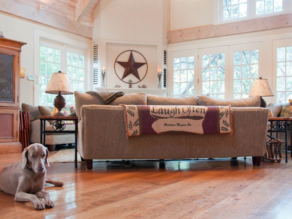 Sundance Lodge: Pet-friendly on Cypress Creek