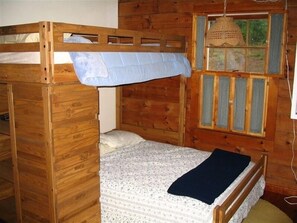 3 quartos, ferros/tábuas de passar roupa
