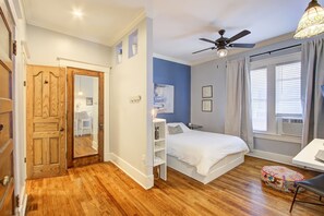 1 bedroom, desk, iron/ironing board, free WiFi