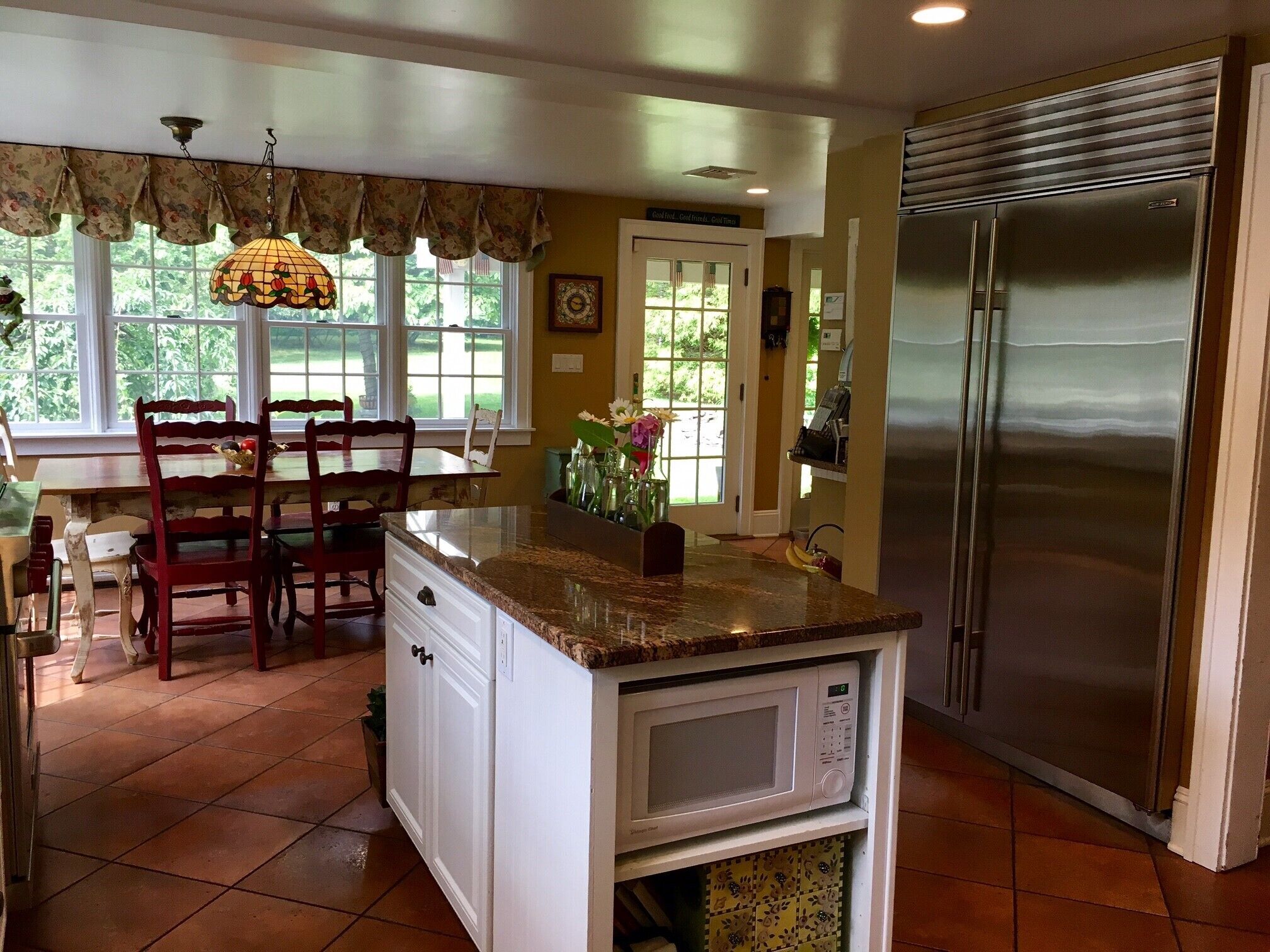 Charming Farmhouse Just outside of NYC!