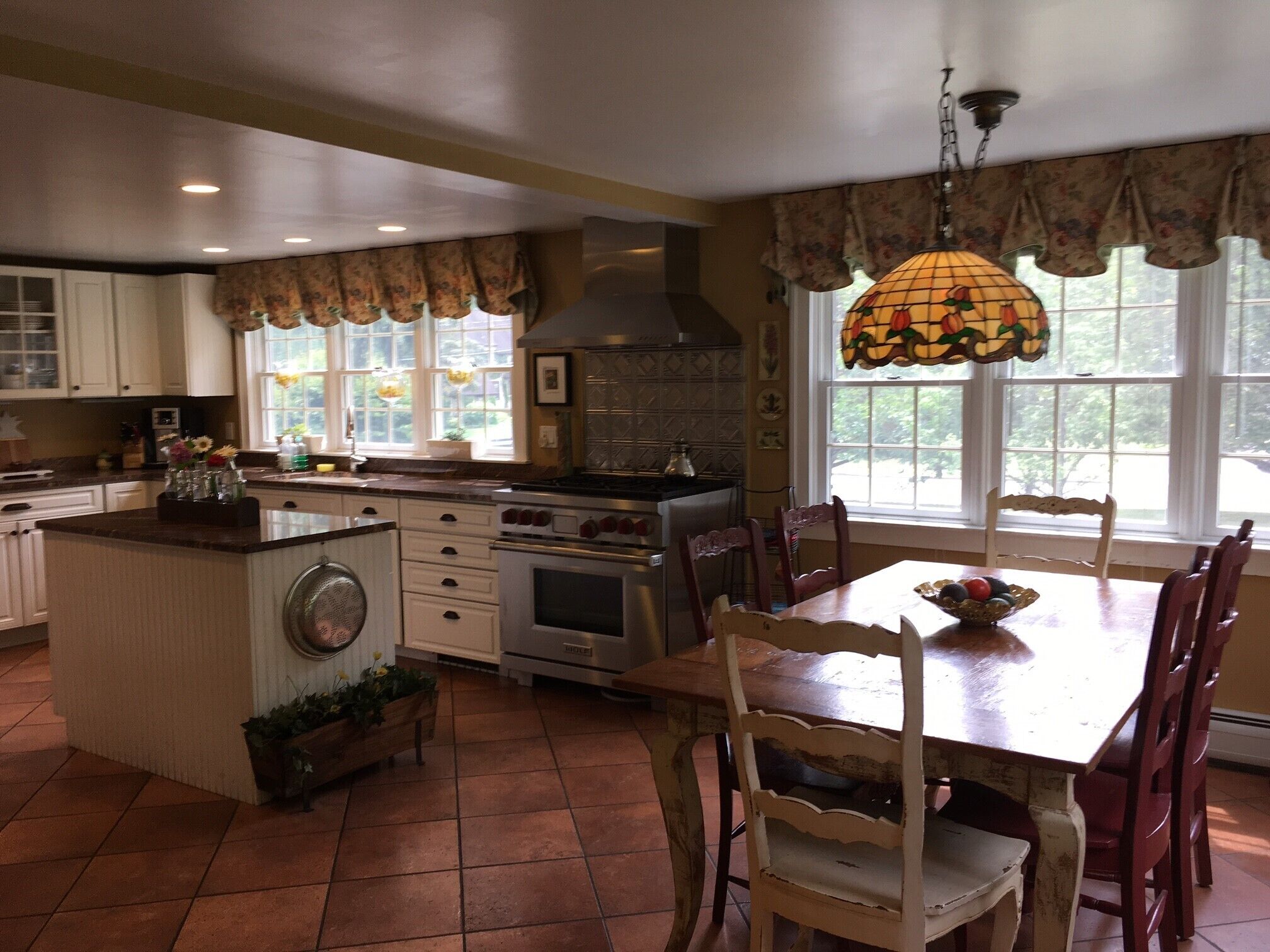 Charming Farmhouse Just outside of NYC!