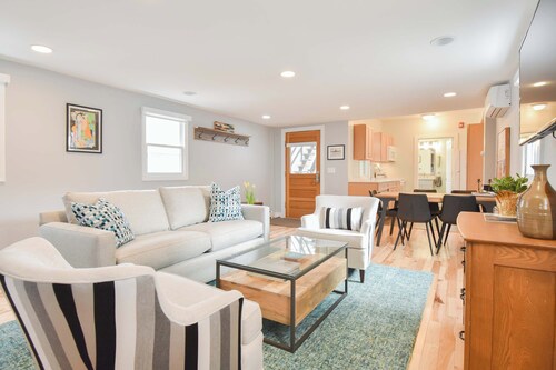 # 116: Völlig renoviert, Gewerbliche Lage, Privater Innenhof, Hundefreundlich!