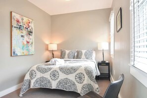 3 bedrooms, iron/ironing board, WiFi, bed sheets