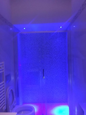 Romantic Double Room | Bathroom
