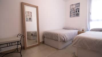 3 Schlafzimmer, BĂŒgeleisen/BĂŒgelbrett, WLAN, BettwĂ€sche