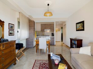 TV, DVD player - Residence Schuler - Apartment 'A' with sea-Etna view  (taormina)